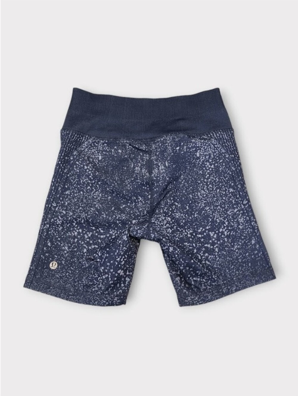 Size 6 - Lululemon Ebb to Street High-Rise Short 8*